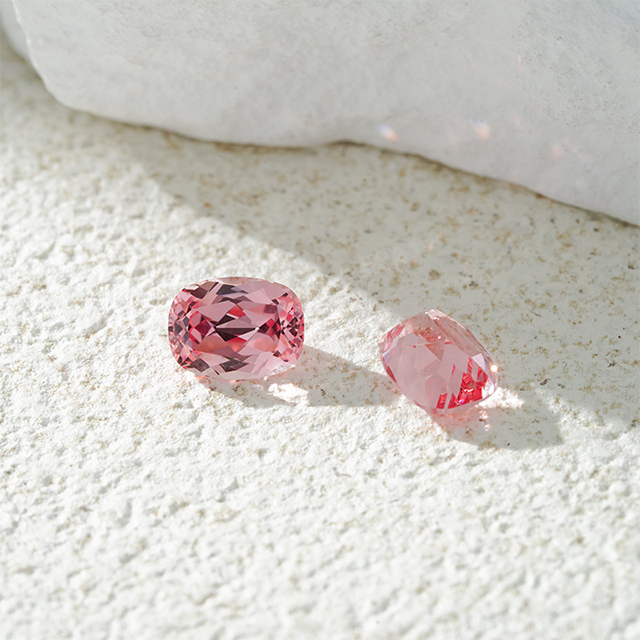 เบาะยาวตัดสีชมพู Padparadscha Color Lab Grown Gemstones