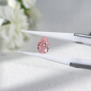 Pear Cut Vivid Pink Lab Grown Diamond พร้อมใบรับรอง IGI