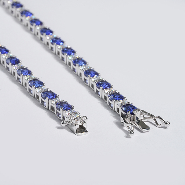 14K ทองคำขาวรูปไข่ Lab Grown Sapphire และสร้อยคอเพชร Moissanite Diamond ทรงกลมที่ยอดเยี่ยม