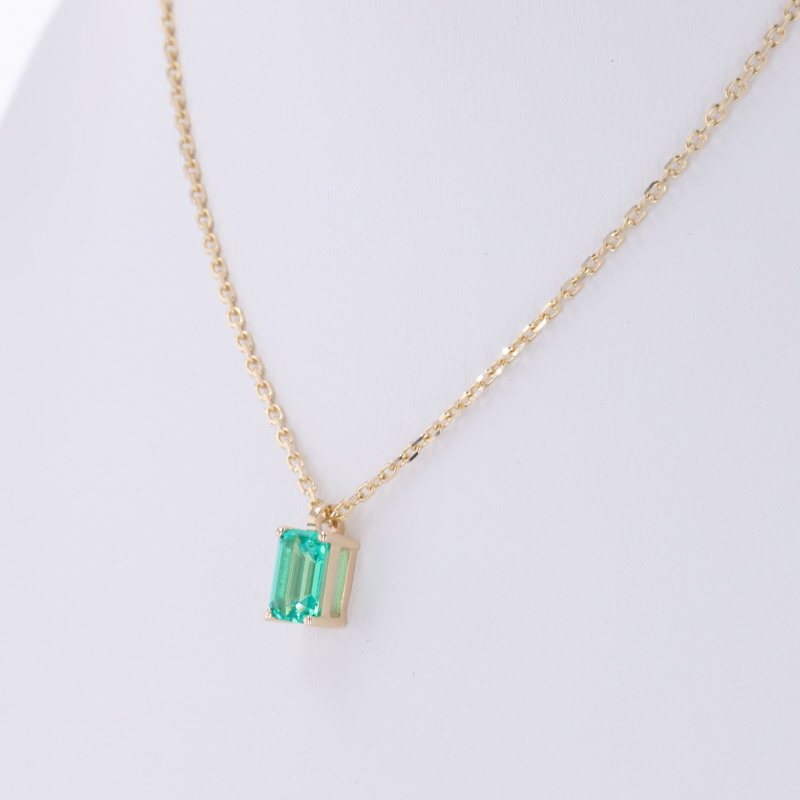 ทองคำขาว 14K 0.5CT Emerald Cut Lab Grown Hydrothermal Emerald สร้อยคอ 