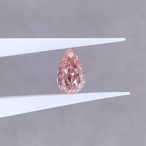 Vivid Pink Pear Cut VVS Lab Grown Diamond พร้อม IGI