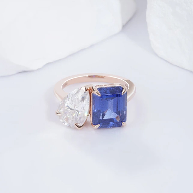 Toi Et Moi 14K Soild Gold Lab แซฟไฟร์และแหวน Moissanite